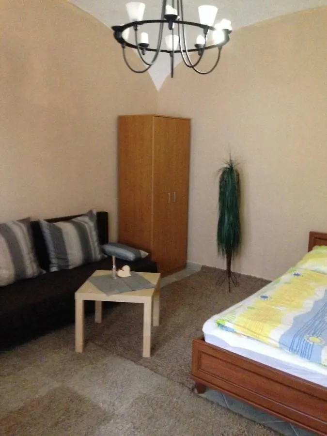 埃格尔 Gabriella Apartman酒店